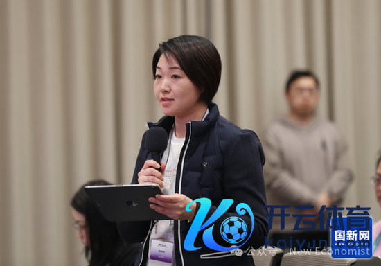 凤凰卫视记者发问（刘健 摄）