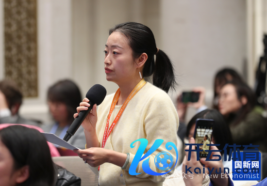 证券时报记者发问（刘健 摄）