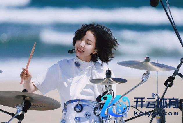 VaVa发博恢复浪姐初舞台 4A评级引热议